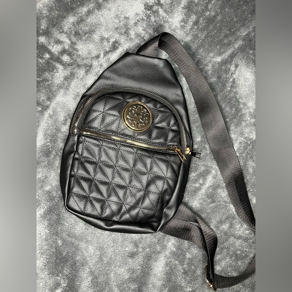 Tori Burch Crossbody Dupe 🖤